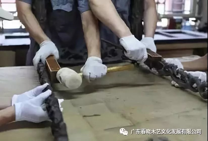老紅木家具的修復(fù)過程，一經(jīng)修復(fù)煥然一新(圖6)
