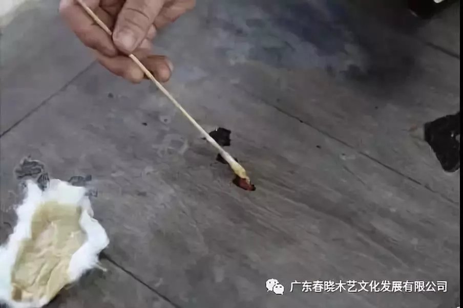 老紅木家具的修復(fù)過程，一經(jīng)修復(fù)煥然一新(圖10)